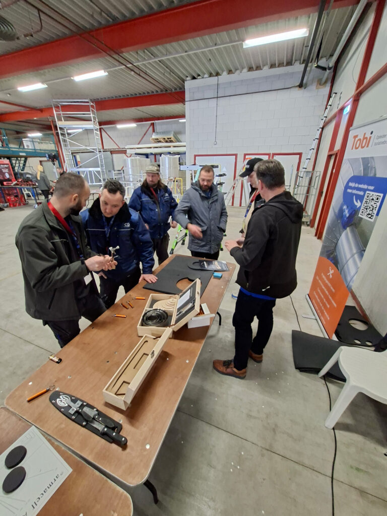 Martin Witter van Stichting OOI demonstreerde diverse innovatieve materialen