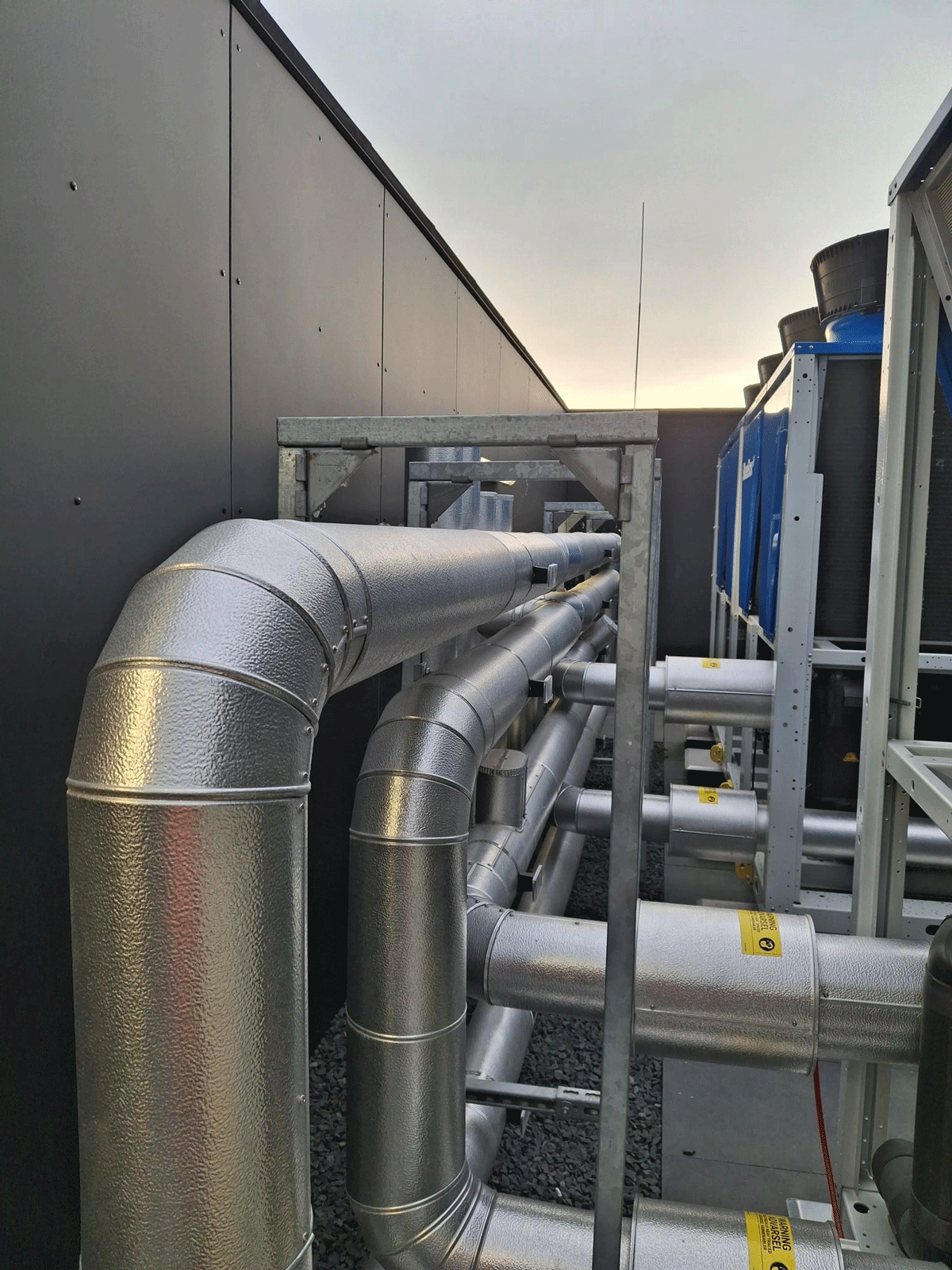 Bus verblijf hoofdstation dit is geïsoleerd met Rockwool 810 schalen afgewerkt met aluminium stucco beplating.
